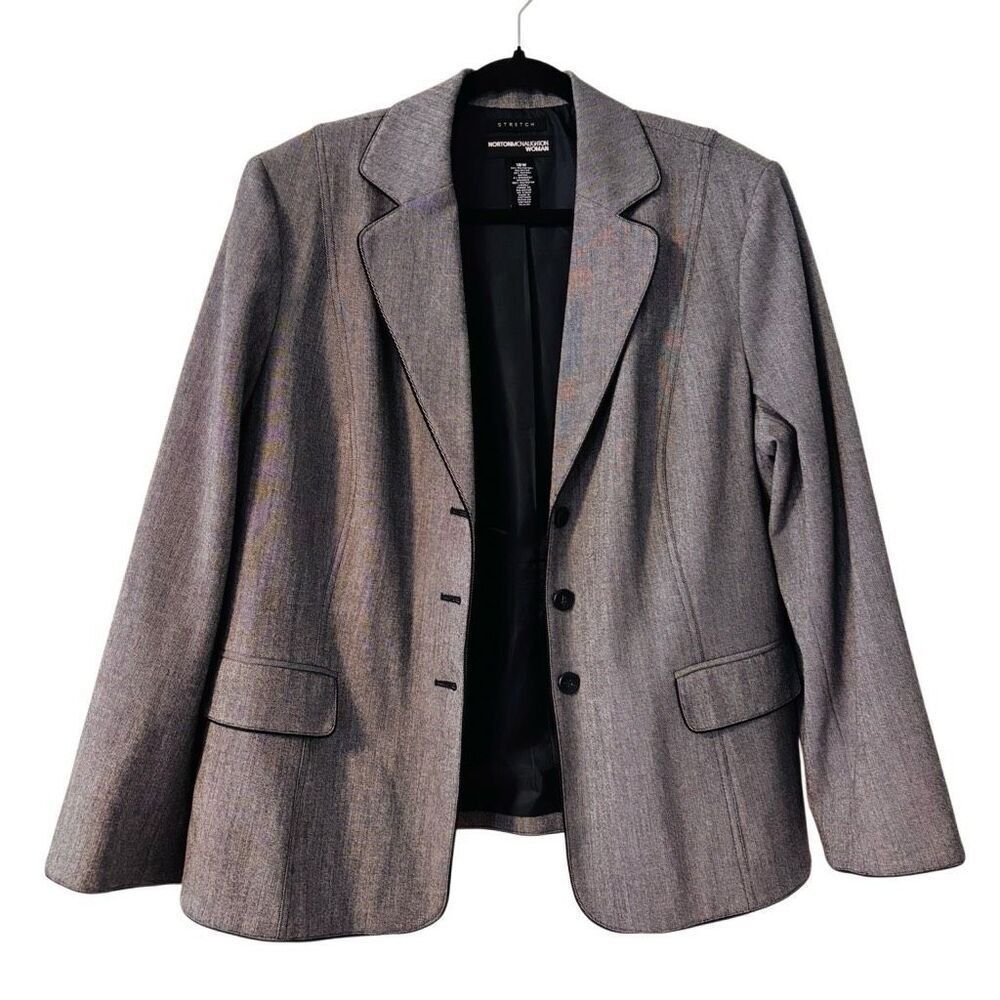 Norton Mcnaughton 18W tailored three button two pocket blazer neutral